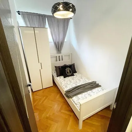 Apartment Mini Palais - Beachfront, 5 Min Center, Terrace Split