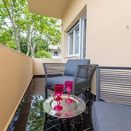 Mini Palais - Beachfront, 5 Min Center * Spalato