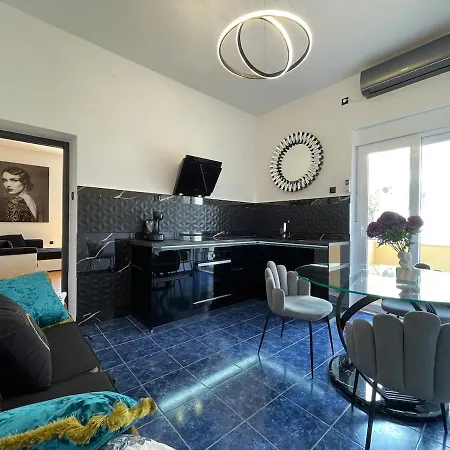 Mini Palais - Beachfront, 5 Min Center *