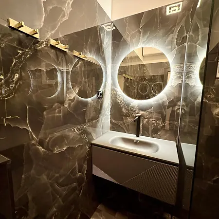 Mini Palais - Beachfront, 5 Min Center * Split