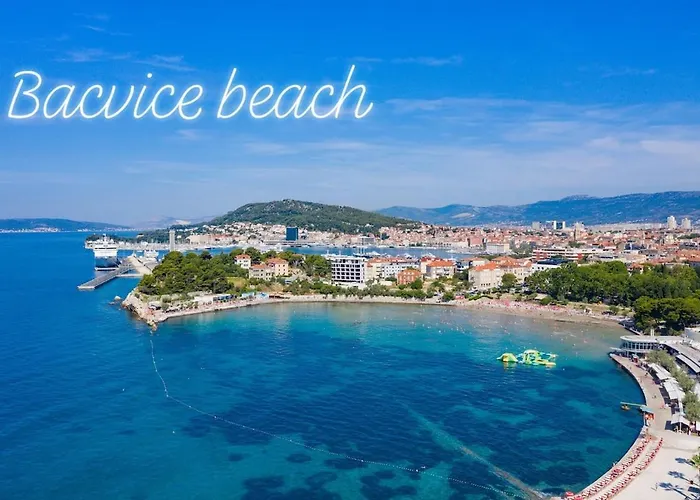 Mini Palais - Beachfront, 5 Min Center Split